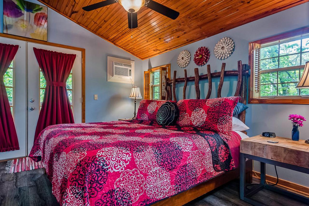The Woods Cabins Eureka Springs Exterior foto